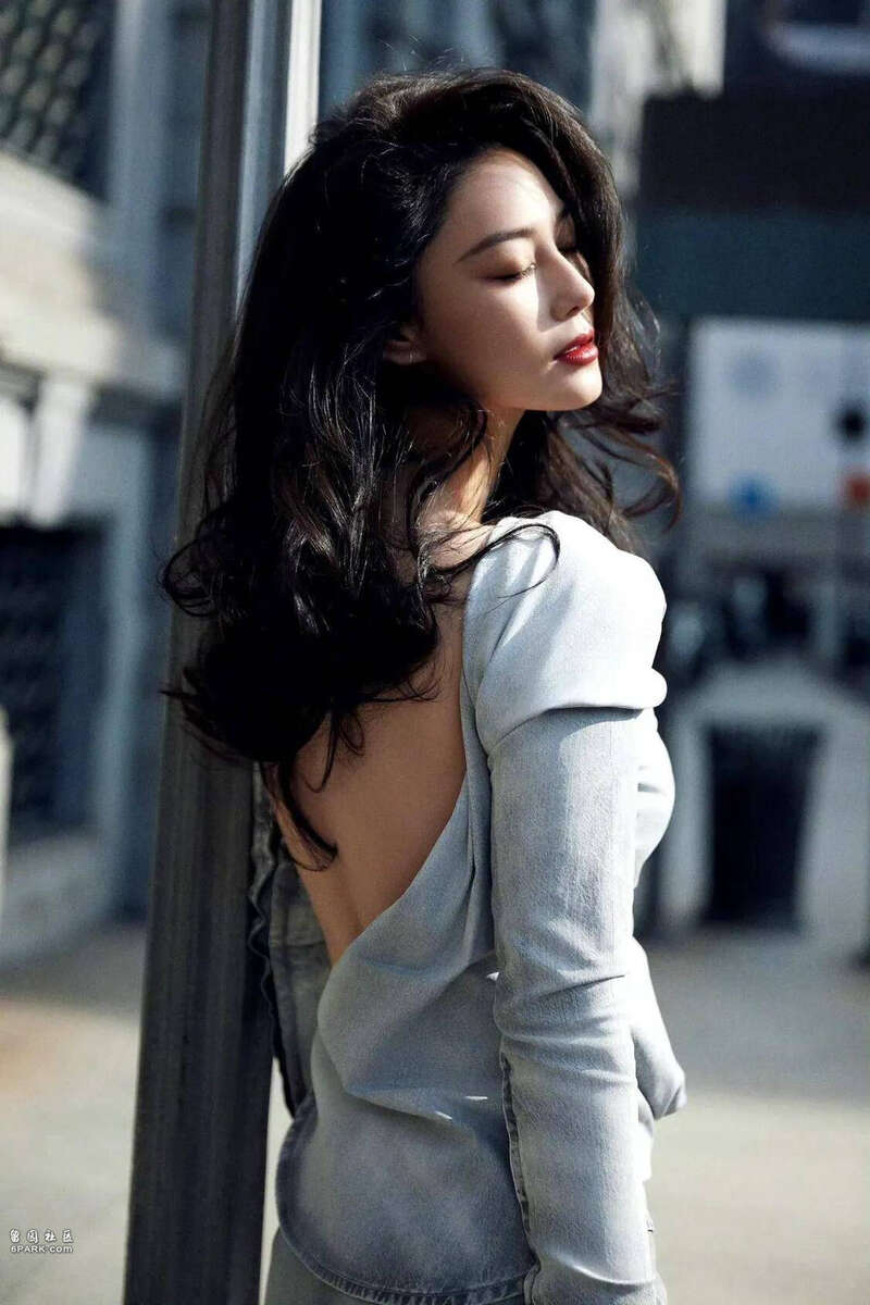 张馨予 张馨予深夜晒绝美照曝光真实状态圈粉无数(组图) - 综合新闻- 加拿大新闻- 约克论坛